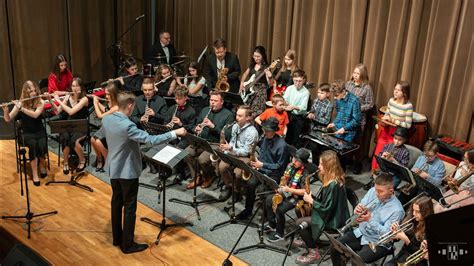 Koncert Bunningsa: Ekstaza Muzyczna i Tajemnica Tajskiego Zwierciadełka