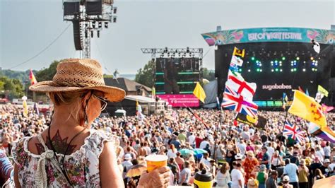 The Isle of Wight Festival Zbliża się do nas - Przygotujcie się na niezapomniane przeżycia z legendą brytyjskiego rocka!